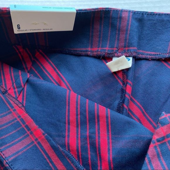 Old Navy, Clueless Prep, Navy Blue with Red Plaid Skirt Size 6 - Picture 6 of 6